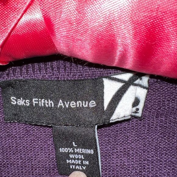 Saks Fifth Avenue purple V-neck men’s long sleeved sweater size large - Picture 5 of 5